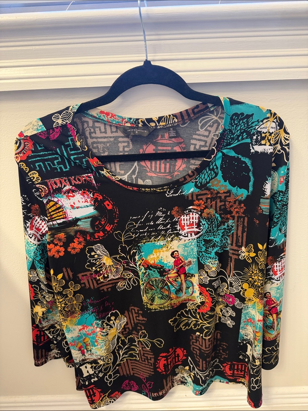 Investments Black Multicolor Printed Long Sleeve Scoop Neck Top